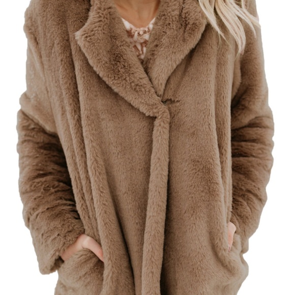 Jackets & Blazers - Brown pocket style fluffy winter coat sz large